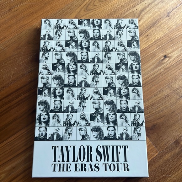 COMPLETE Taylor Swift Eras Tour VIP Denver - Picture 2 of 12